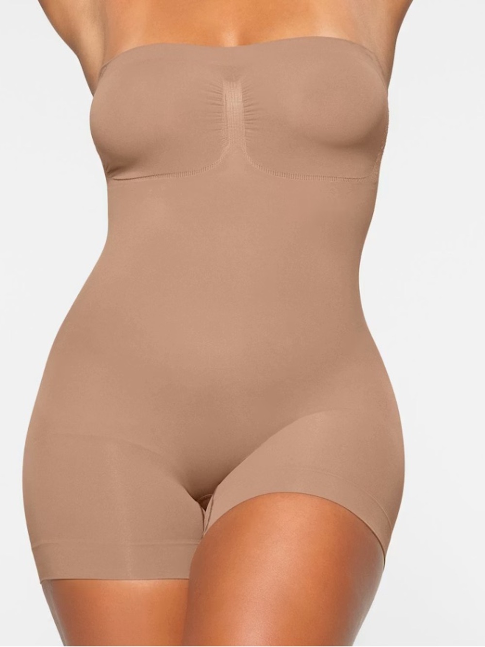 NWOT SKIMS Strapless Sculpting Bodysuit